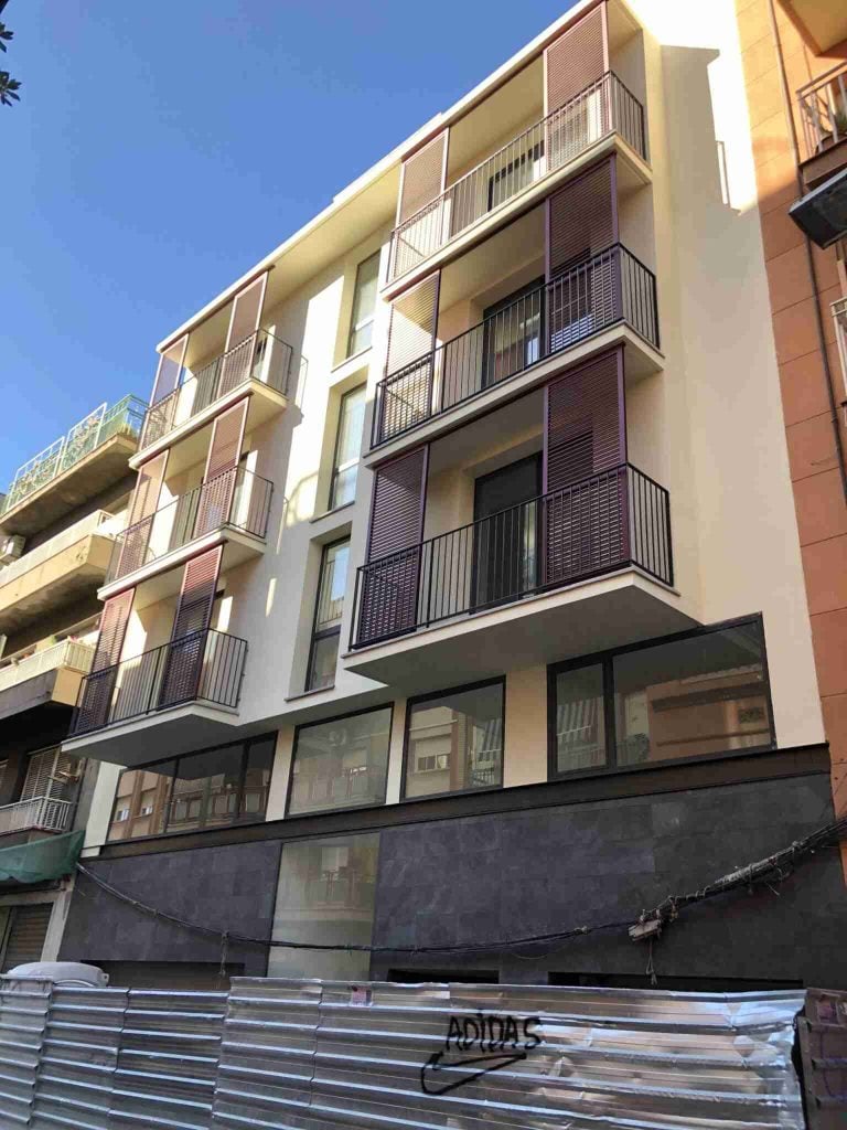 Edifici d´habitatges situat a Sant Adià del Besos, Barcelona